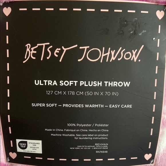 Pink and White Checkered Blanket with Spooky design - Picture 7 of 7